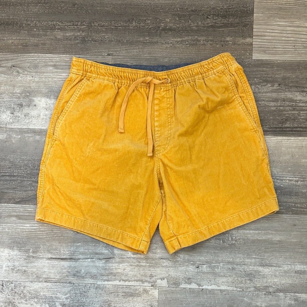 Vineyard Vines mens Yellow Corduroy Shorts